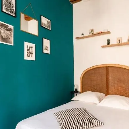 Appartement Authentique Situe En Plein Centre D'Antibes Exterior foto