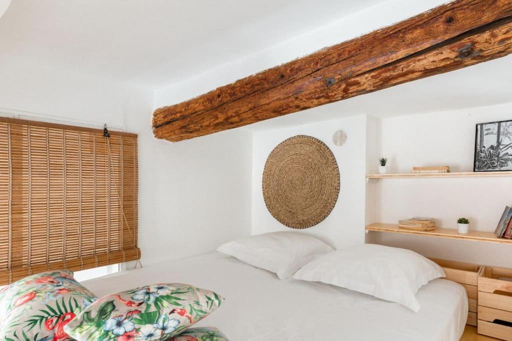 Authentique Situe En Plein Centre D'antibes Appartement
