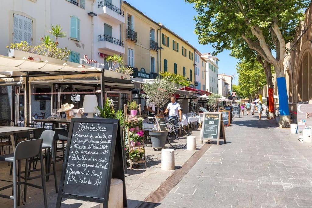 Authentique Situe En Plein Centre D'antibes Apartment